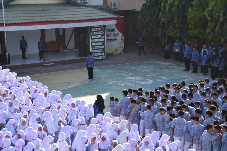MTsN 1 Kota Gorontalo Selenggarakan Upacara Peringatan Hari Kesaktian Pancasila